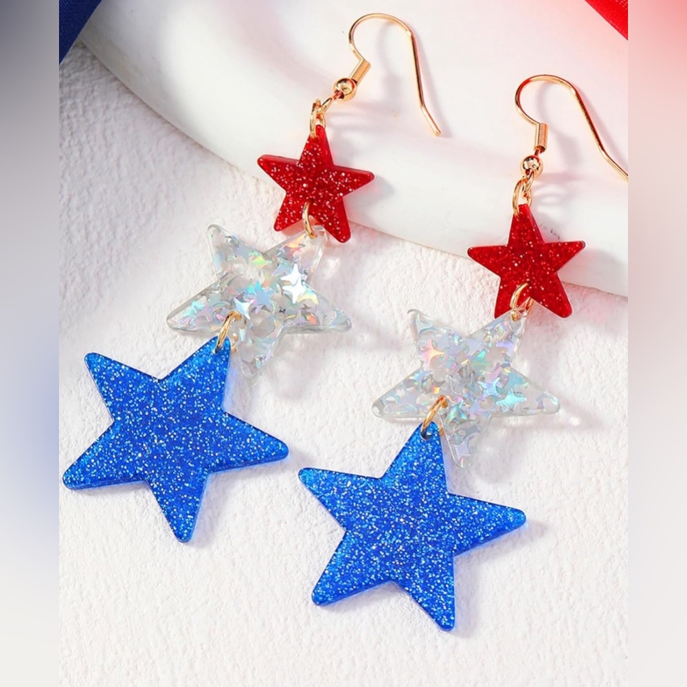 4th of July Earrings โค๏ธ๐ค๐ - Picture 1 of 2